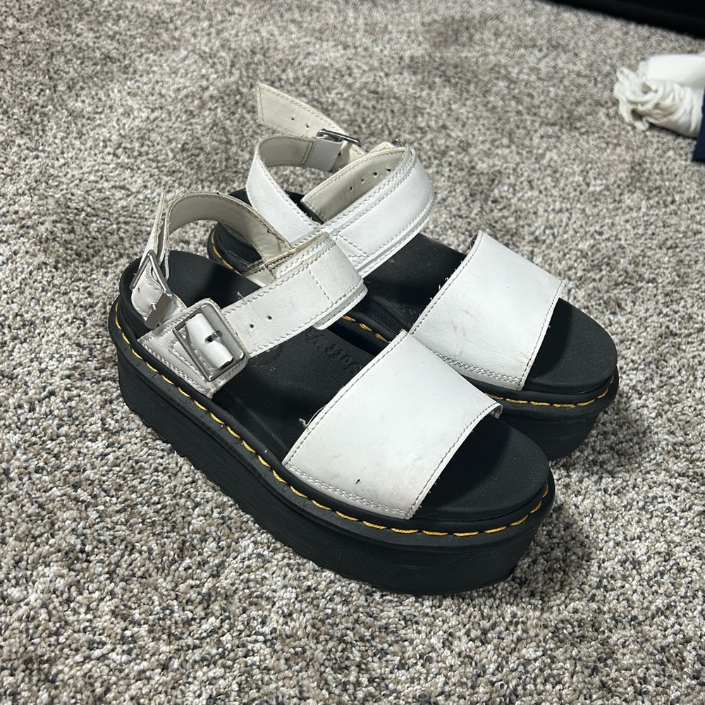 Dr Marten platform Voss sandal 👠